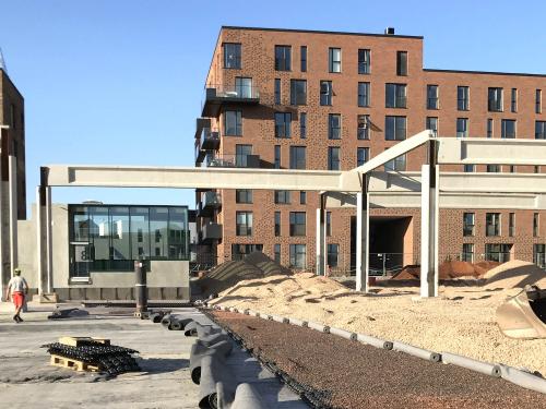 Substrate is being applied on the roof area